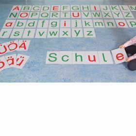 ABC-Buchstabenset "Teppichfliesen"